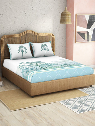 https://cdn.shopify.com/s/files/1/1857/6931/products/e17fa19c-557a-4235-bb5d-dfd39cedc0c91698928978172SPACESKalakariHaath100Cotton1Kingsizebedsheetwith2Pillowcove1.jpg?v=1703243836